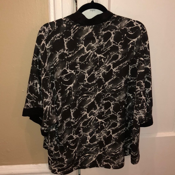 New York and Company Cardigan - Picture 3 of 3